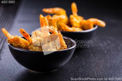 Image of Roastet and breaded Thai shrimps with dip