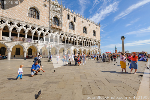 Image of Doge\'s Palace in Venice with tourists around