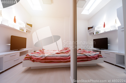 Image of modern bedroom