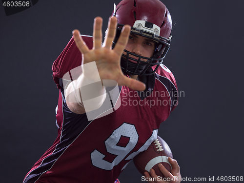 Image of American football player pointing