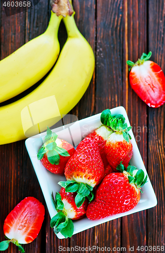 Image of banana and strawberry