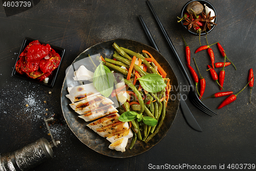 Image of chicken with green beans