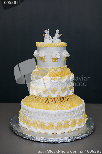 Image of Wedding cake on table