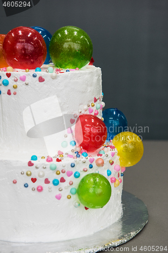 Image of Wedding cake on table