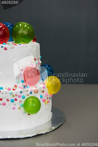 Image of Wedding cake on table