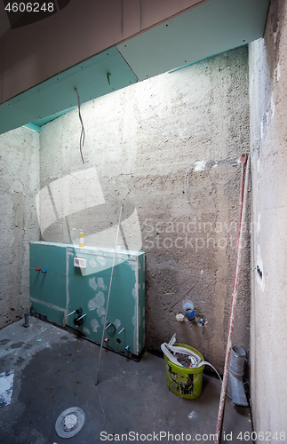 Image of Construction site with concrete walls