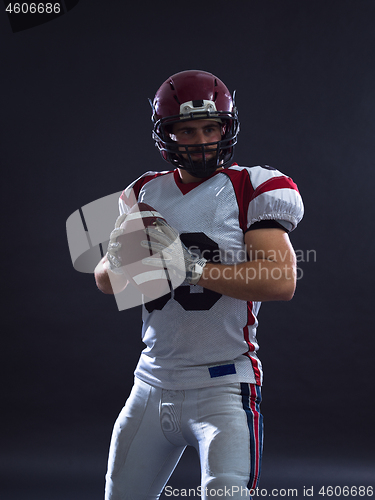 Image of american football player throwing ball