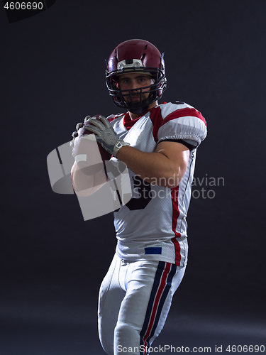 Image of american football player throwing ball