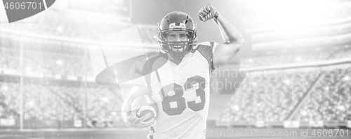 Image of american football player celebrating touchdown