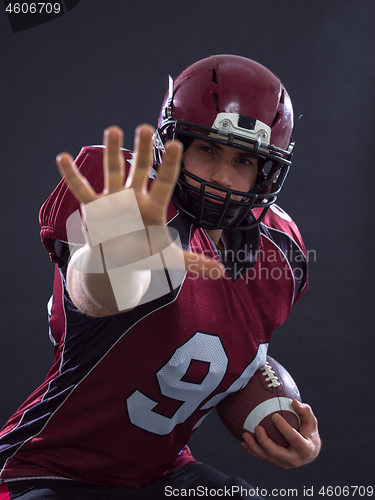 Image of American football player pointing