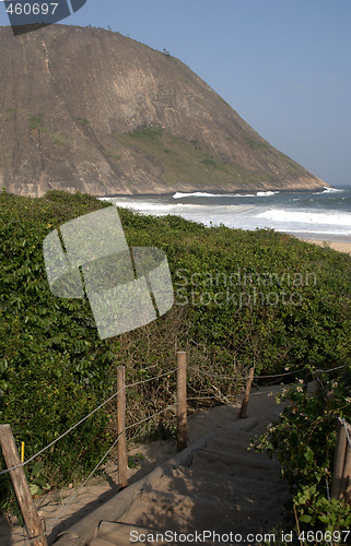 Image of Itacoatiara beach entrance path