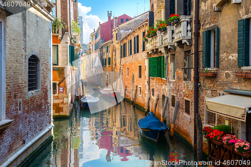 Image of Venice and old houses