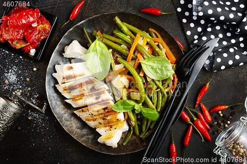 Image of chicken with green beans