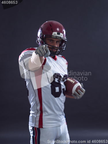 Image of American football player pointing