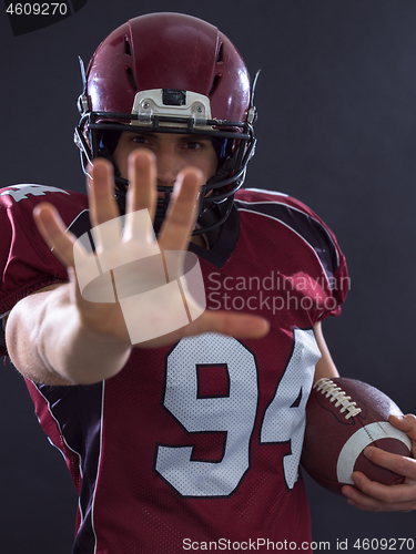 Image of American football player pointing