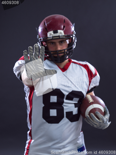 Image of American football player pointing