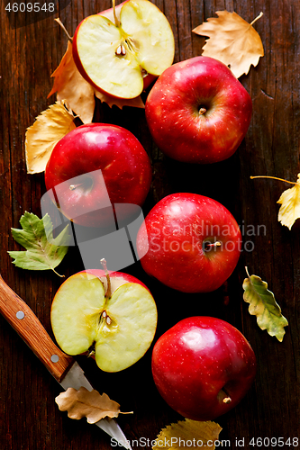 Image of red apples