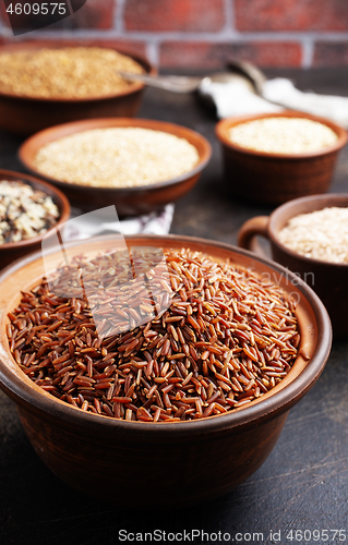 Image of raw rice