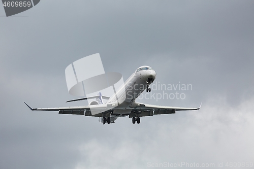 Image of Commercial Plane Landing