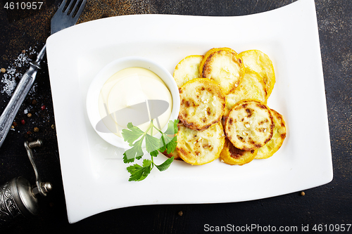 Image of fried yellow zucchini 