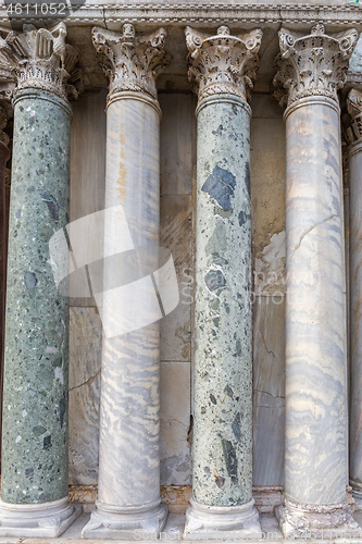 Image of Big Columns