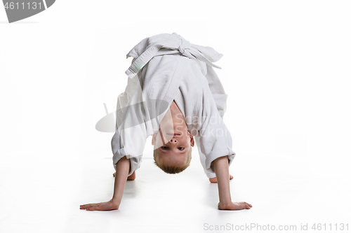 Image of A boy in a kimono made a reception bridge