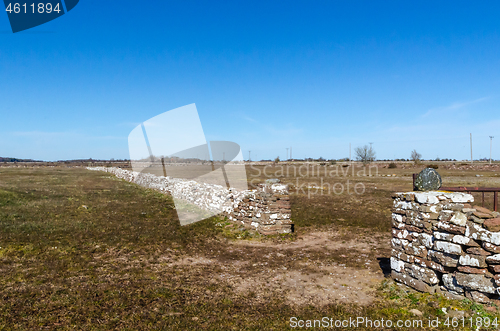 Image of Dry stone wall in a great plain grassland