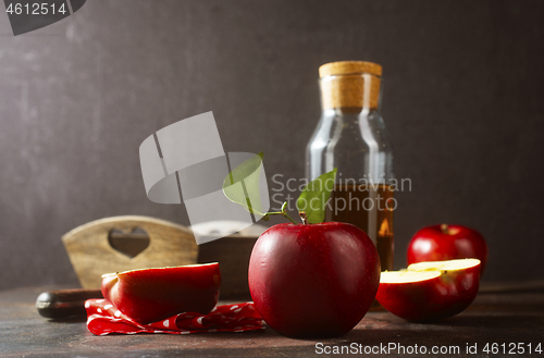 Image of red apples