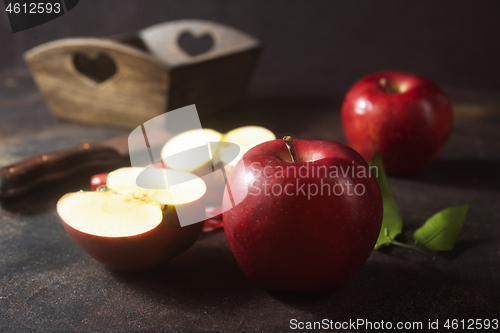 Image of red apples