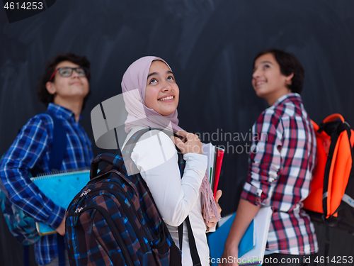 Image of Arab teenagers group