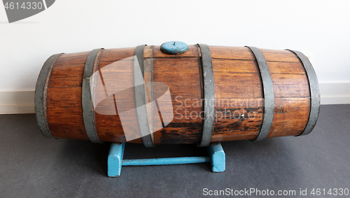 Image of Old water barrel, used on an old Frisian boat