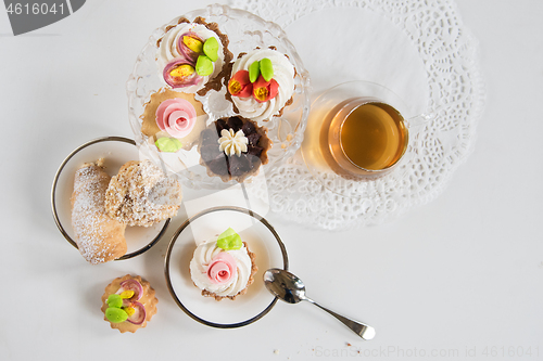 Image of Different cakes composition
