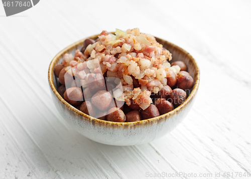 Image of bowl of boiled gray peas