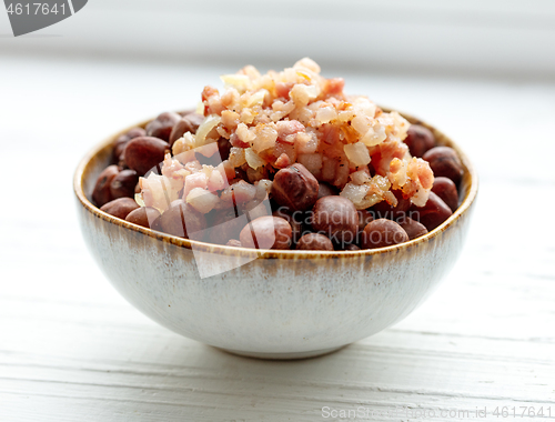 Image of bowl of boiled gray peas