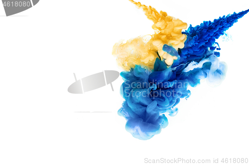 Image of abstract formed by color dissolving in water