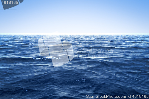 Image of wide ocean waves horizon background