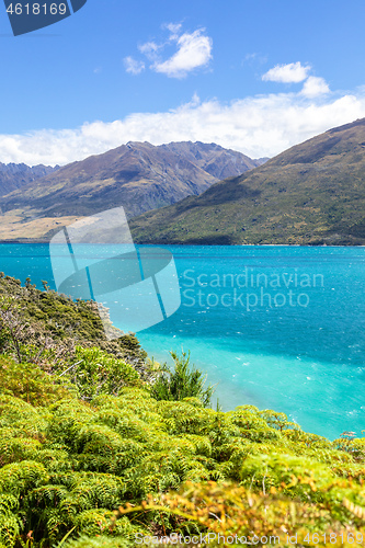 Image of lake Wanaka; New Zealand south island