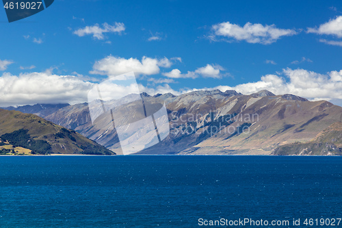 Image of lake Wanaka; New Zealand south island