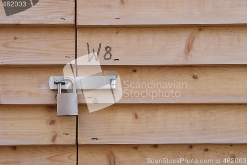 Image of Holztüre verschlossen | wooden door locked