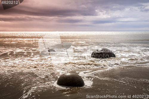 Image of boulders at the beach of Moeraki New Zealand