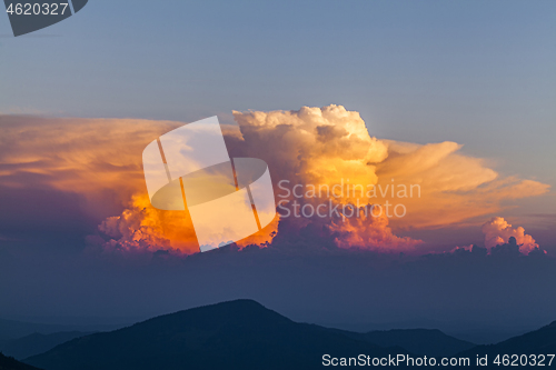 Image of Unusual cloud in the form of a nuclear explosion.