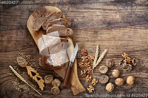 Image of Healthy Fig and Walnut Rye Bread