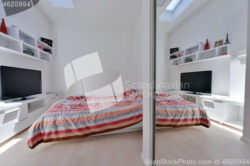 Image of modern bedroom