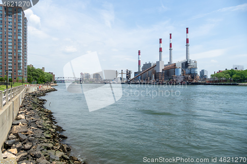 Image of East River and the Ravenswood power plant