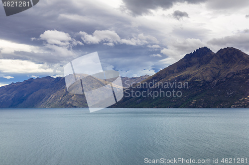 Image of lake Wakatipu in south New Zealand