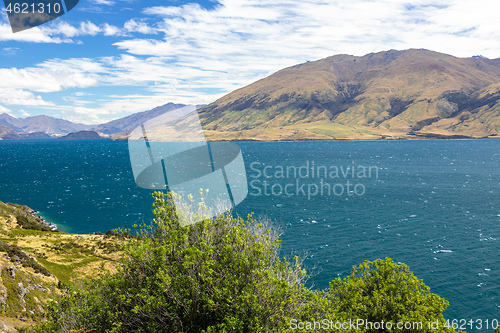 Image of lake Wanaka; New Zealand south island