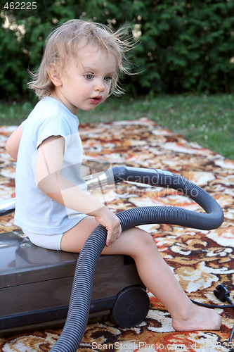 Image of Cleaning carpet