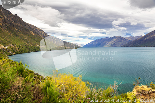 Image of lake Wakatipu in south New Zealand