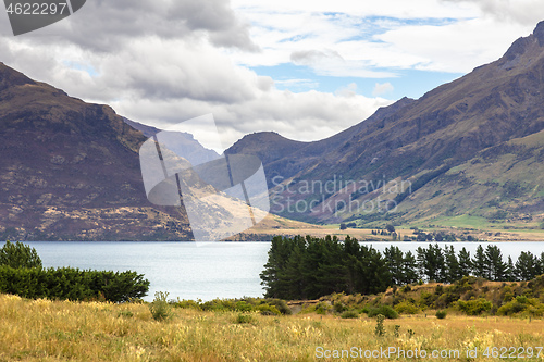 Image of lake Wakatipu in south New Zealand