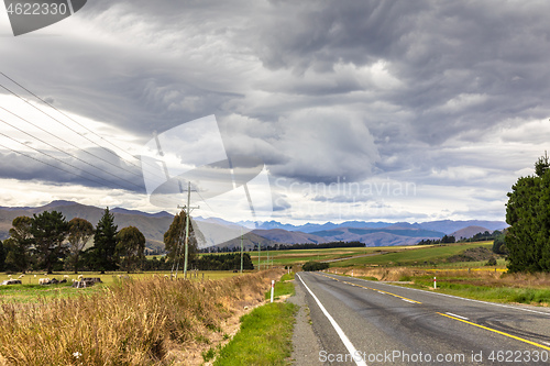 Image of road to horizon New Zealand south island